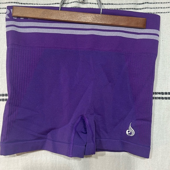 Ryderwear freestyle seamless shorts💜 - Picture 1 of 4